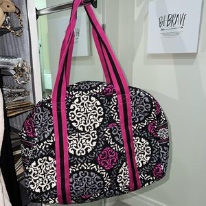 NEVER USED Vera Bradley medium Canterbury duffle